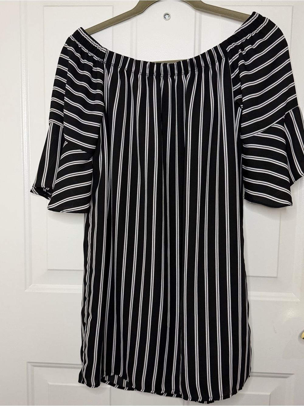 Romeo & Juliet Couture Black & White One-Shoulder Striped Dress